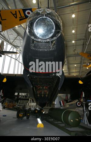 Avro Lancaster KB889, Lancaster Bomber all'Imperial War Museum di Duxford, Foto Stock