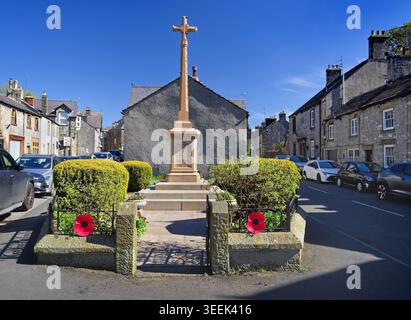 Regno Unito, Derbyshire, Peak District, Tideswell, War Memorial. Foto Stock