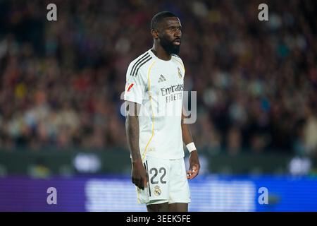 Barcellona, Spagna. 10 maggio 2026. Antonio Rudiger del Real Madrid durante la Liga EA Sports match tra FC Barcelona e Real Madrid giocato allo stadio Spotify Camp Nou il 10 maggio 2026 a Barcellona, Spagna. (Foto di Sergio Ruiz/PRESSINPHOTO) credito: PRESSINPHOTO SPORTS AGENCY/Alamy Live News Foto Stock