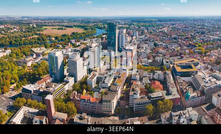 Ottimo panorama della città di Offenbach dall'alto Foto Stock