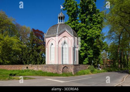 Germania, Meerbusch, Reno, basso Reno, Renania, Renania settentrionale-Vestfalia, NRW, Meerbusch-Buederich, House Meer, maniero, l'Aermyard, ex monastero premonstratense e castello della famiglia von der Leyen, l'immagine mostra la casa da tè, un padiglione giardino Foto Stock
