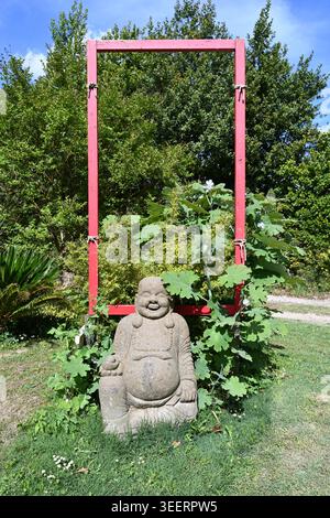 Il Giardino del Buddha seduto e' caratterizzato dal Bambous en Provence o dal Giardino Botanico di Bamboo Eyragues Provence France Foto Stock