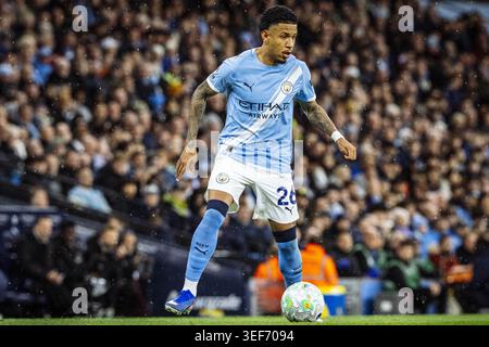 Manchester, Regno Unito. 13 maggio 2026. Manchester, Inghilterra - 13 maggio 2026: Savinho del Manchester City controlla la palla durante la partita di Premier League 2025/26 tra Manchester City e Crystal Palace all'Etihad Stadium. Credito: SPP Sport Press Photo. /Alamy Live News Foto Stock