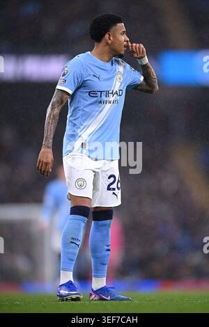 Manchester, Regno Unito. 13 maggio 2026. Savio of Manchester City durante la partita Manchester City vs Crystal Palace Premier League all'Etihad Stadium di Manchester, Inghilterra il 13 maggio 2026 Credit: Ben Roberts/Every Second Media Credit: Every Second Media/Alamy Live News Foto Stock