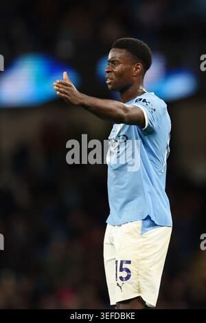 Manchester, Regno Unito. 13 maggio 2026. MANCHESTER, INGHILTERRA - 13 MAGGIO: Marc Guehi del Manchester City durante la partita di Premier League tra Manchester City e Crystal Palace all'Etihad Stadium il 13 maggio 2026 a Manchester, Inghilterra. (Foto di MB Media/MB Media) credito: MB Media Solutions/Alamy Live News Foto Stock