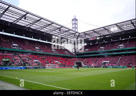 COLONIA, GERMANIA - 14 MAGGIO 2026: Vista generale dello stadio - la partita DFB-Pokal Frauen (Coppa delle donne della Germania) VFL Wolfsburg vs FC Bayern Monaco di Baviera a Rhein EN Foto Stock