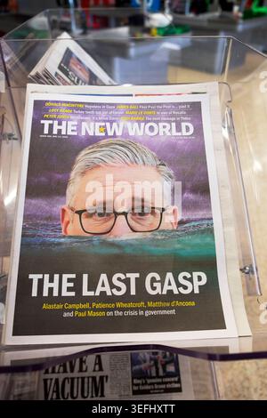 Keir Starmer, primo ministro del lavoro, "THE LAST GAP", titolo della prima pagina del quotidiano New World, articolo sulla politica della leadership, maggio 2026 Londra, Inghilterra, Regno Unito Foto Stock