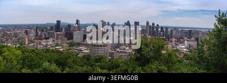 Vista panoramica dello skyline del centro di Montreal dal Mount Royal - Montreal, Quebec, Canada Foto Stock