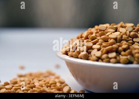 Spalato Chana dal nella trama della vista frontale con sfondi sfocati Macro Fotografia Foto Stock