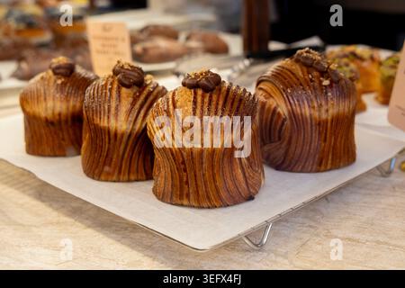 Brownie e crocchette di cioccolato al Fred Bakery, Londra, Inghilterra Foto Stock