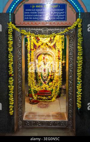 Gokarna, India - 28 gennaio 2023: Parvati Goddess Inside the Mahabaleshwar Temple è un tempio indù situato a Gokarna, nello stato del Karnataka in India. Foto Stock