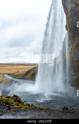Seljalandsfoss, una meravigliosa cascata situata nella regione meridionale dell'Islanda, proprio accanto alla Route 1 Foto Stock