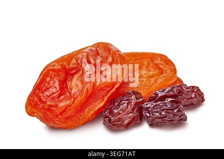 Fotografia in studio di alta qualità con frutta secca colorata e ombre nitide a contrasto Foto Stock