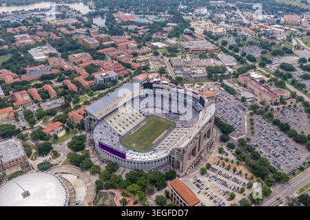 n fotografia aerea del drone del Tiger Stadium presso la Louisiana State University di Baton Rouge, Louisiana Foto Stock