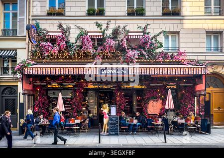 Parigi, Francia, 25 marzo 2025, veduta di la Diva des Prés, una brasserie a Saint-Germain-des-Prés Foto Stock