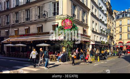 Parigi, Francia, 25 marzo 2025, veduta di le Chai-Saint Germain, una brasserie nel 6° distretto della capitale Foto Stock