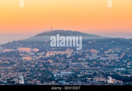 Alba sul Mont Saint Clair a Sète, Occitanie, Francia Foto Stock