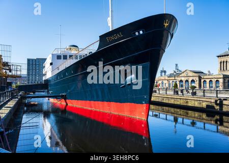 Fingal Hotel, un lussuoso hotel galleggiante permanentemente ancorato ad Albert Dock nel Porto di Leith, Edimburgo, Scozia, Regno Unito Foto Stock