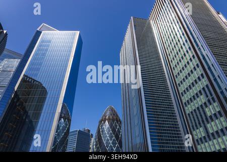 Grattacieli moderni nel quartiere finanziario di Londra Foto Stock