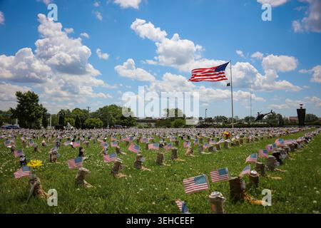 Al termine della settimana delle aquile e ci dirigeremo verso il fine settimana del Memorial Day, ricordiamoci i membri del servizio che abbiamo perso. Questo «Boots on the Ground» Foto Stock