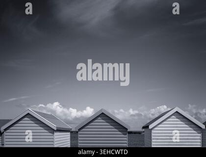 Immagine astratta di Beach Huts in Able, Northumberland in monocromatico Foto Stock