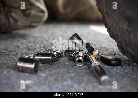 Gli attrezzi utilizzati dai meccanici assegnati alla 101st Airborne Division (Air Assault) sono pronti per l'uso a Fort Campbell, Ky., 10 giugno 2025. Si è svolta per la prima volta nel 19 Foto Stock