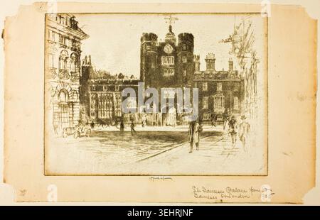 Saint James' Palace from Saint James' Street di Joseph Pennell, 1904, raffigurante lo storico palazzo di Londra con le sue torri e la porta d'ingresso caratteristiche, vista lungo una strada acciottolata fiancheggiata da edifici georgiani Foto Stock