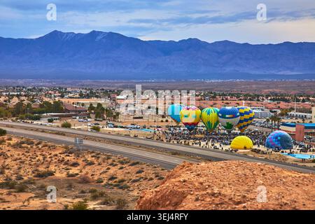 Festival delle mongolfiere Mesquite, Nevada, variopinti palloni del deserto Foto Stock