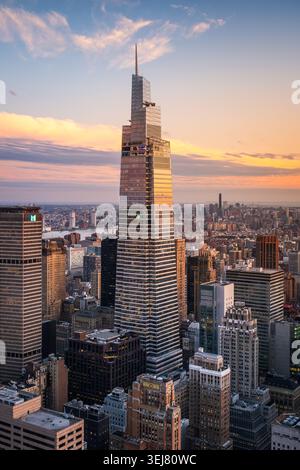 Una Vanderbilt Tower a Manhattan, skyline di New York Foto Stock