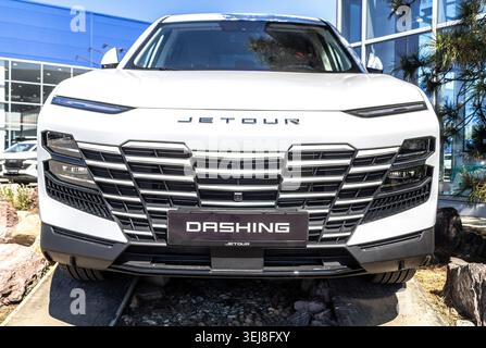 Samara, Russia - 23 maggio 2026: Jetour Dashing è un SUV elegante e moderno che combina tecnologia all'avanguardia e comfort. Produttore di automobili cinese Foto Stock