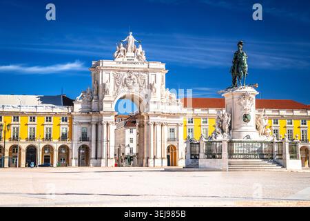 Lisbona, Portogallo. Praca do Comercio storica piazza fronte mare a Lisbona, piazza principale della capitale del Portogallo Foto Stock