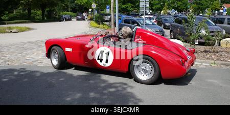 Bad Bentheim, Germania - 13 luglio 2025 Red MG MGA EX182. Si tratta di un veicolo tributo, denominato "Ken Miles Special", che replica i dettagli di t Foto Stock