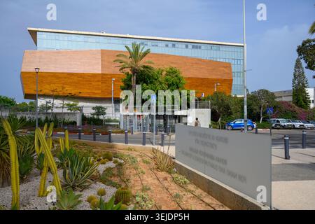 Steinhardt Museum of Natural History nella facciata dell'edificio universitario di Tel Aviv che mostra un design architettonico moderno, che integra vetro, pannelli di legno, e Foto Stock