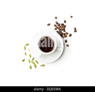 Caffè al cardamomo, bevanda al cardamon, caffè nero con kardamon, bevanda al cardamomo con spezie, bevanda energetica tonica naturale, bevanda turca al cardamomo salutare Foto Stock