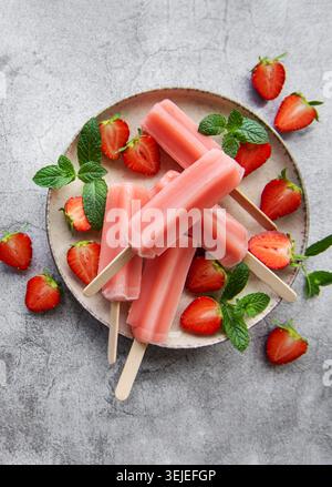Papaveri per gelato alla fragola Foto Stock