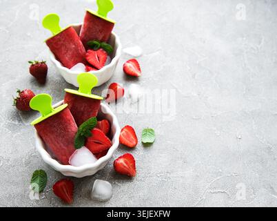 In casa gelato alla fragola Foto Stock