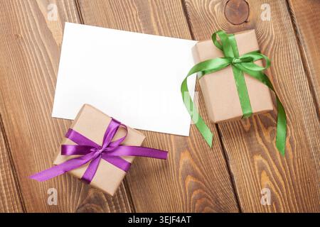 Cartolina per cornici fotografiche e confezioni regalo con nastro Foto Stock