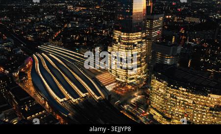 Veduta aerea che mostra il frammento torreggiante sopra londra Foto Stock