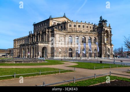 Teatro dell'Opera di Semper sulla Theaterplatz, Dresda, Sassonia, Germania Foto Stock