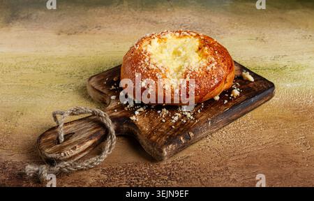 Panino con formaggio fresco, pasticcini, cheesecake, non c'è gente, Foto Stock