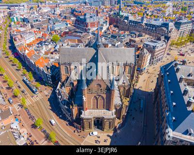 La nuova Chiesa (De Nieuwe Kerk) di Amsterdam si trova in Piazza Dam nel centro di Amsterdam, Paesi Bassi. L'area dell'anello dei canali di Amsterdam è stata progettata come patrimonio dell'umanità dell'UNESCO Foto Stock