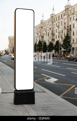Tabellone Urban vuoto su City Street Foto Stock