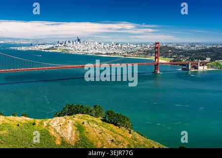 La città di San Francisco e il ponte Golden Gate, California, Stati Uniti. Foto Stock