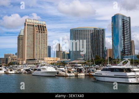 Vista dello skyline dall'Embarcadero Marina Park. San Diego, California. Foto Stock