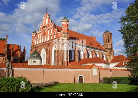 Chiesa di San Francesco d'Assisi e Bernardino a Vilnius, Lituania Foto Stock