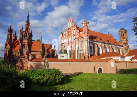 Chiesa di Sant'Anna e complesso Bernardine a Vilnius, Lituania Foto Stock