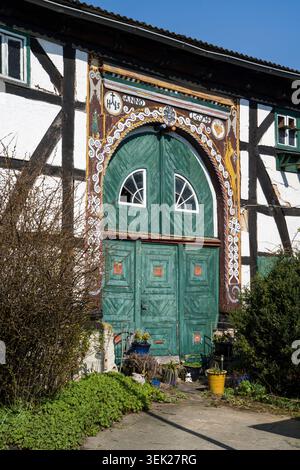 Dettaglio, struttura barocca del cancello, arcata colorata con ornamenti, XVIII secolo, Warburg, Assia, Germania, Europa Foto Stock