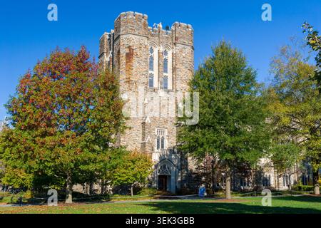 Durham, NC, USA, 31 ottobre 2025: The David M. Rubenstein rare Book and Manuscript Library nel campus della Duke University. Foto Stock