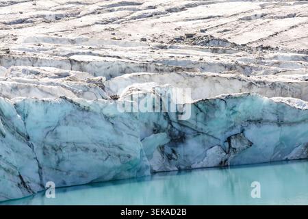 Ghiacciaio nel lago Upper Grinnell, Glacier National Park, Monrtana, Stati Uniti Foto Stock