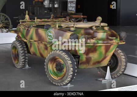 Soesterberg, Paesi Bassi - 31 maggio 2026: Una Volkswagen Schwimmwagen Foto Stock